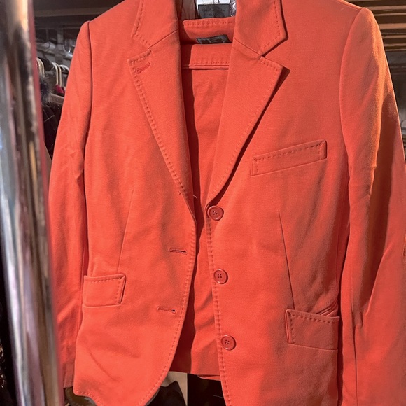 Paul smith suits and skirt gently used but still look good no damage - Picture 1 of 5